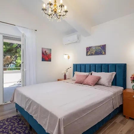 New Beachfront Pensa Private Pool, 3-bedroom Villa *