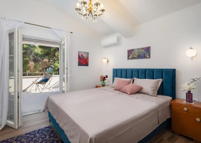 Βίλα Beachfront Pensa Private Pool, 3-bedroom Kaštela