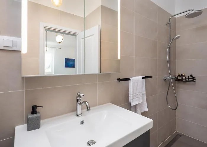 Beachfront Pensa Private Pool, 3-bedroom
