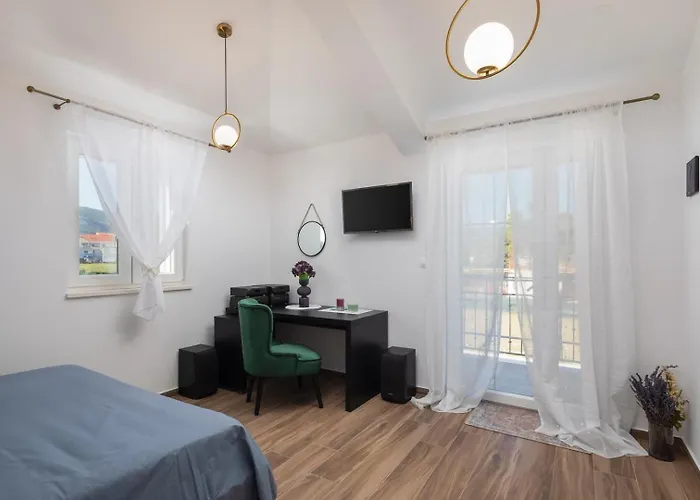 Βίλα Beachfront Pensa Private Pool, 3-bedroom