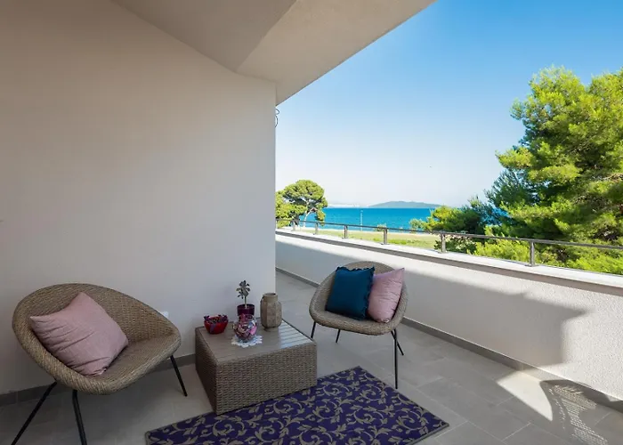 Βίλα Beachfront Pensa Private Pool, 3-bedroom